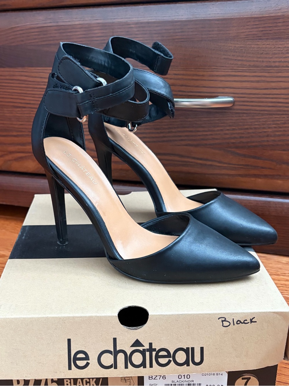 le château Black Pointed-Toe Ankle-Strap Stilettos